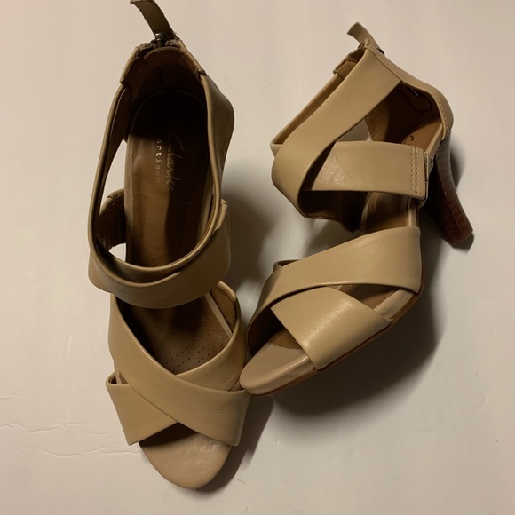 Clark’s Artisan Sandals - Picture 2 of 5